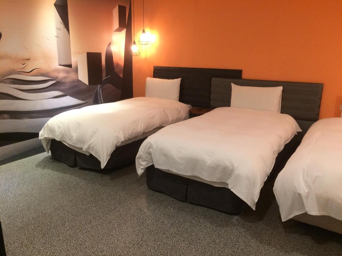 Hotel Half Đài Trung Ngoại thất bức ảnh