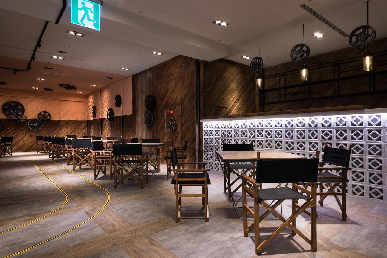 Hotel Half Đài Trung Ngoại thất bức ảnh