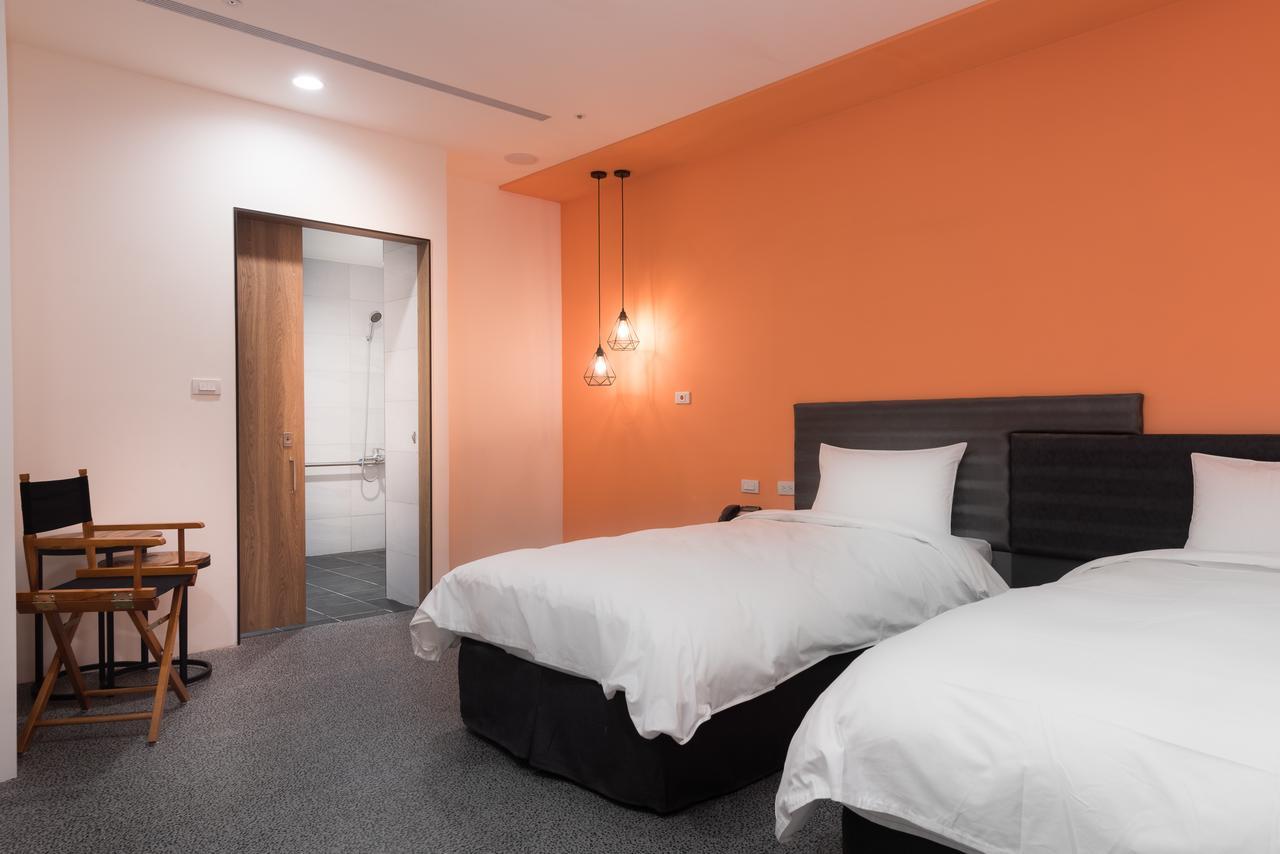 Hotel Half Đài Trung Ngoại thất bức ảnh