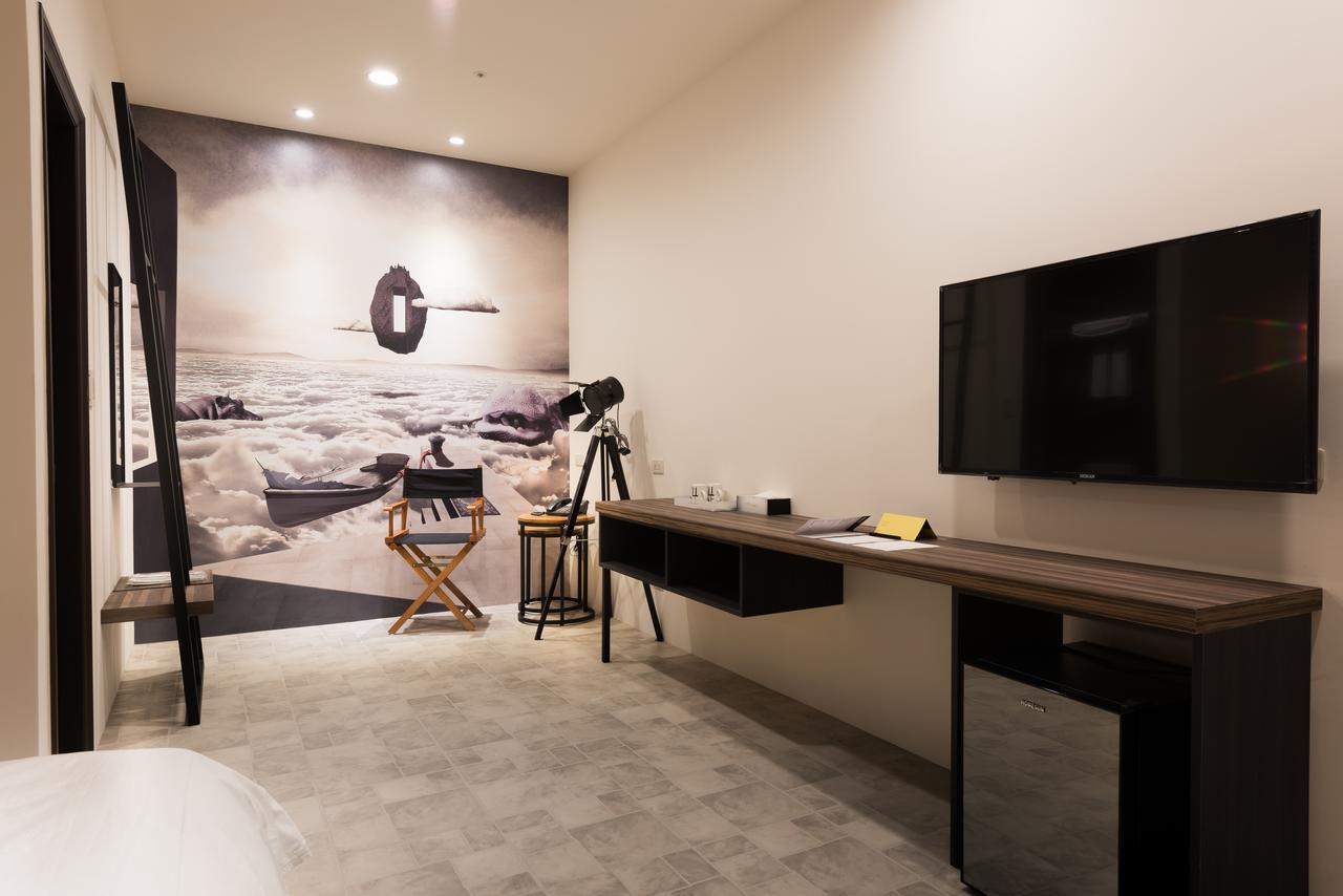 Hotel Half Đài Trung Ngoại thất bức ảnh