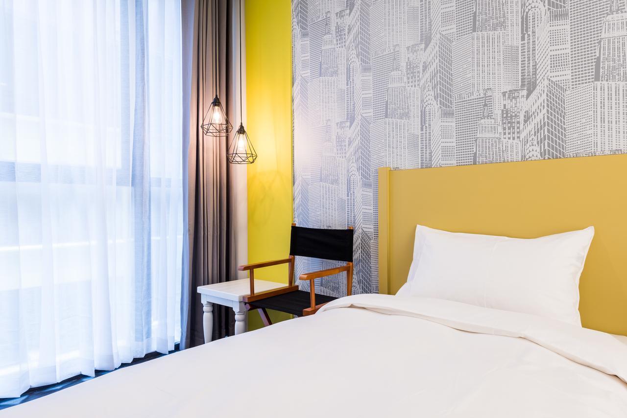 Hotel Half Đài Trung Ngoại thất bức ảnh