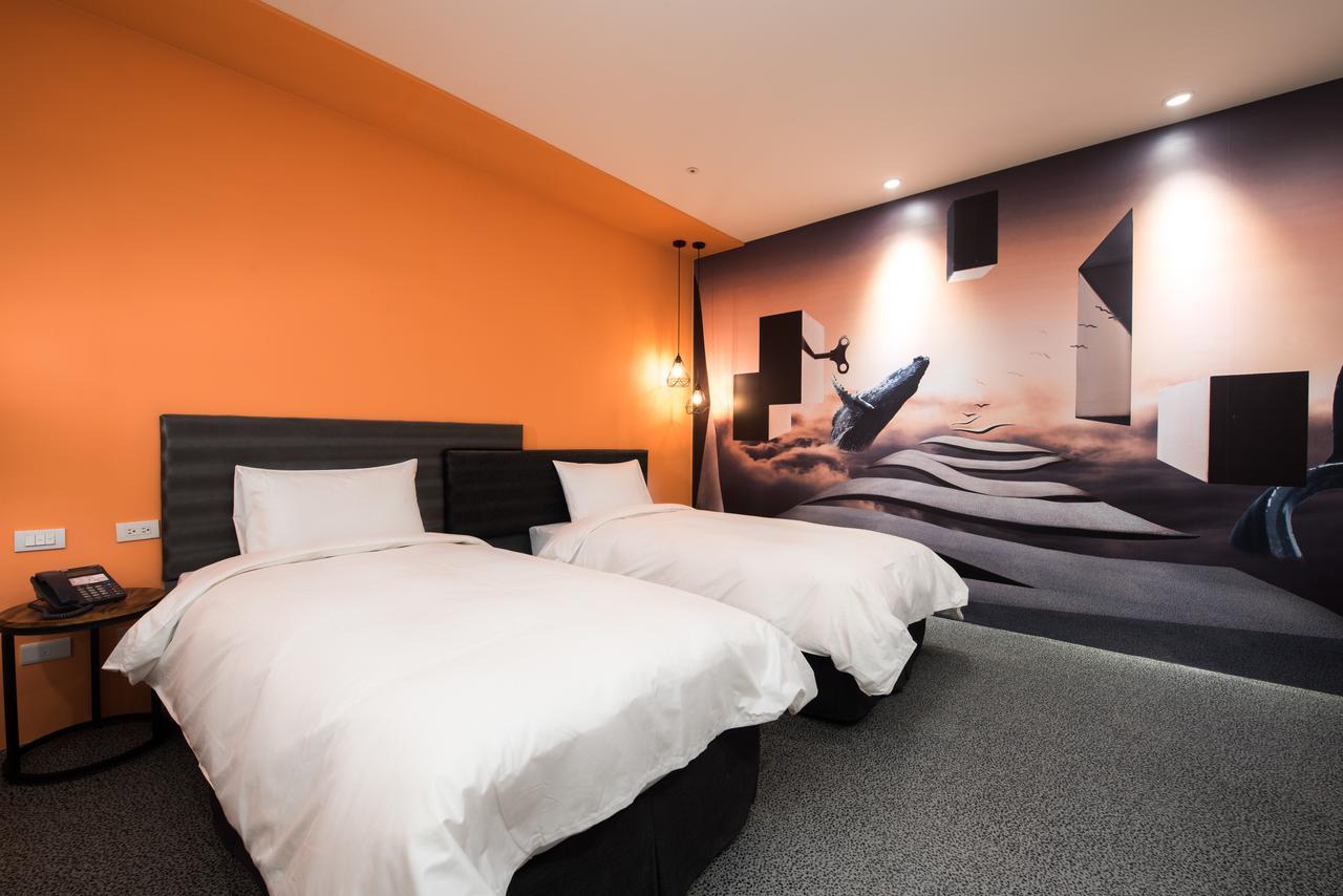 Hotel Half Đài Trung Ngoại thất bức ảnh