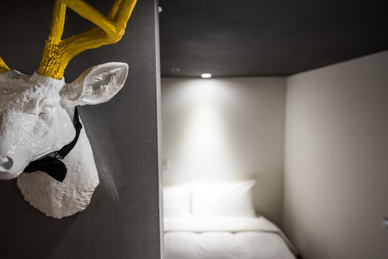 Hotel Half Đài Trung Ngoại thất bức ảnh
