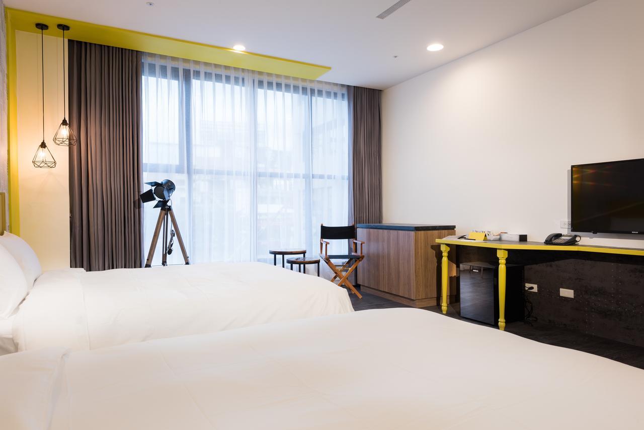 Hotel Half Đài Trung Ngoại thất bức ảnh