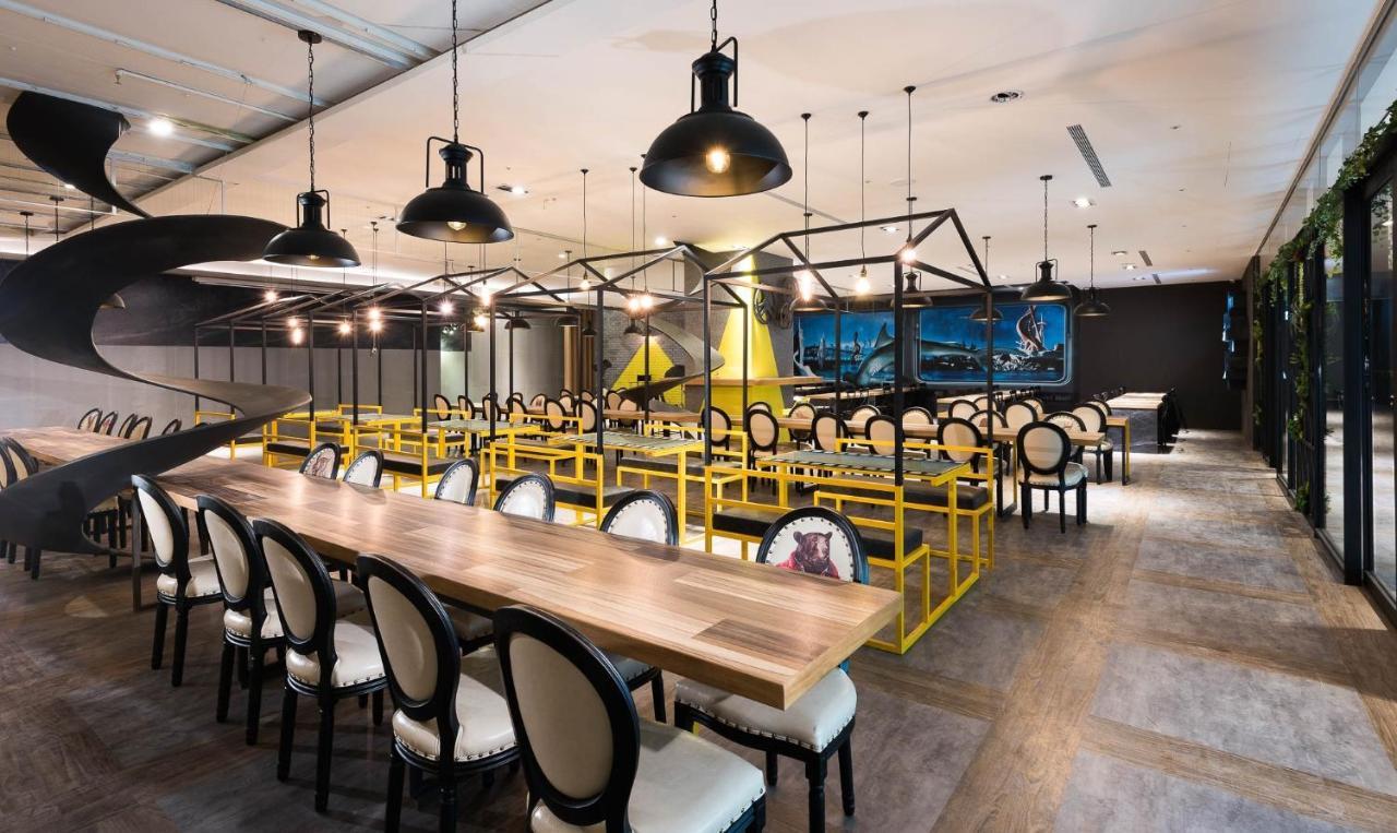 Hotel Half Đài Trung Ngoại thất bức ảnh